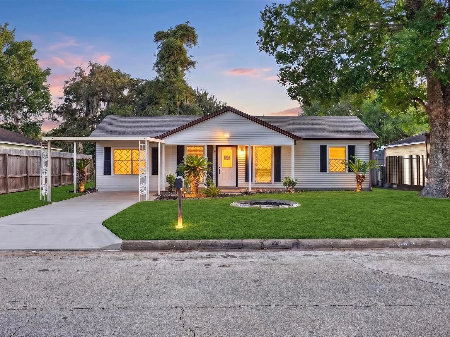 4 bed, 1.5 bath, 1200 sqft, $1,500 — Photo 3