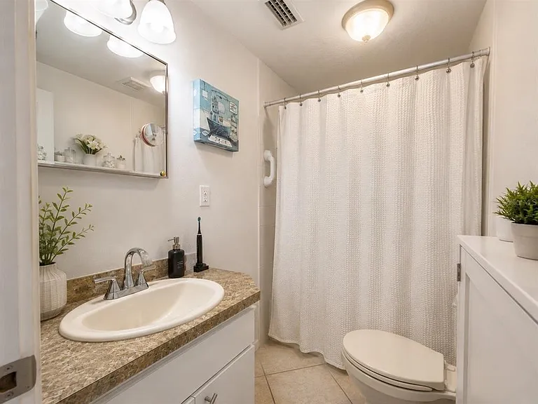 4431 Kohler St — Photo 12