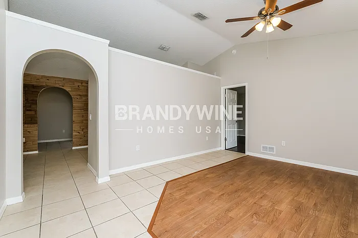 5121 Teather St — Photo 6
