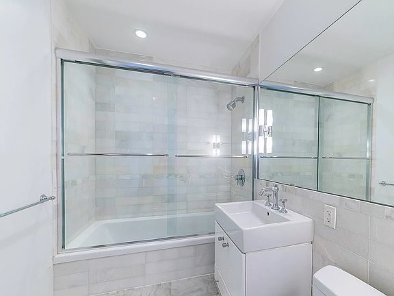 4th image of 635 W 42nd St APT 34A