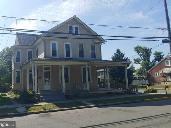136 W Washington Ave, Myerstown, PA 17067