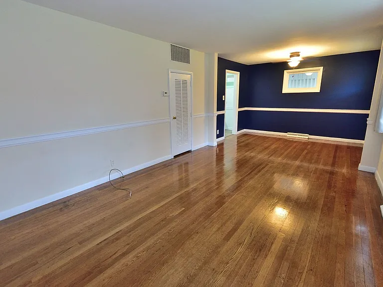 312 Oakdale Rd — Photo 11