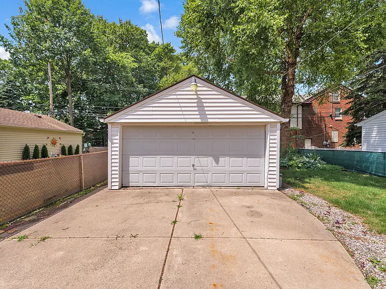 3020 Syracuse St — Photo 34