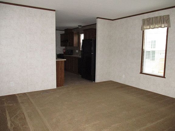 3rd image of 516 Courtland Ln #71