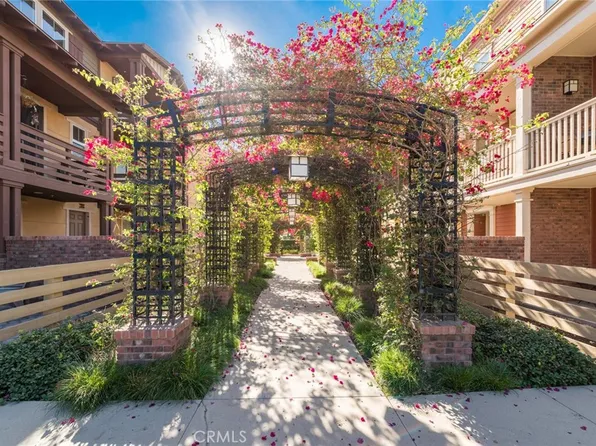 421 S Glendora Ave, Glendora, CA 91741