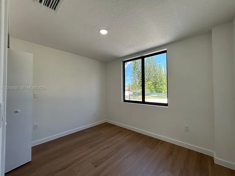 19440 SW 125th Ave #0 — Photo 10