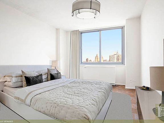 3rd image of 2025 Broadway #28DE
