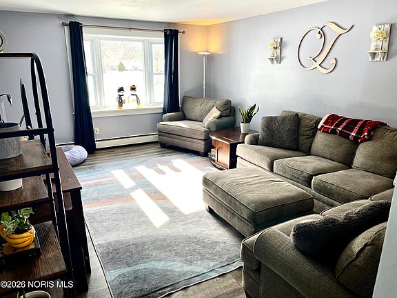 3rd image of 217 Aqua Ln