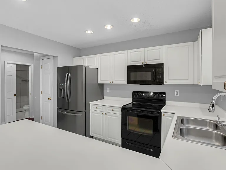 4887 Habersham Ln — Photo 6