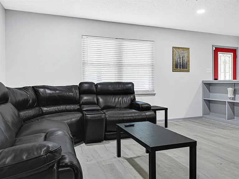 1806 Clayton Dr — Photo 33