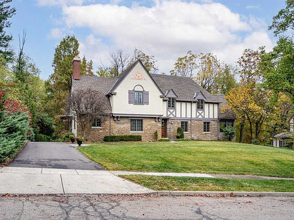 2nd image of 208 Hillcrest Dr