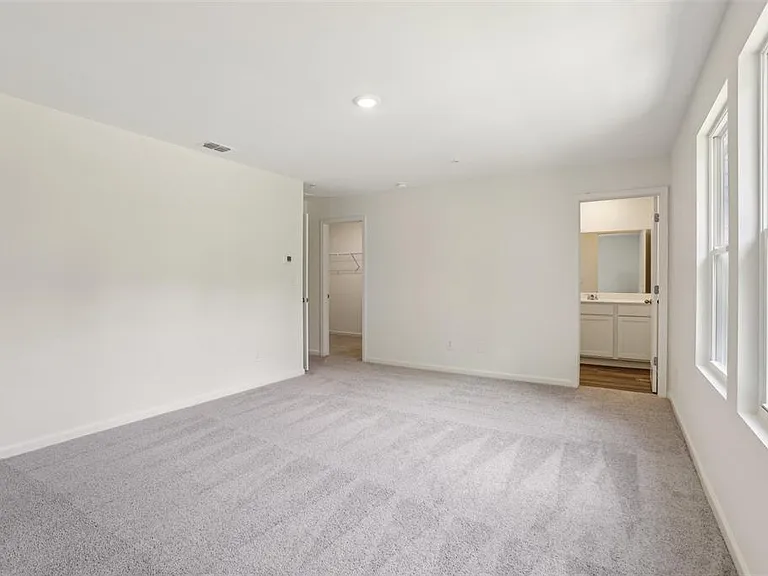 2587 Grey Hawk Dr — Photo 33