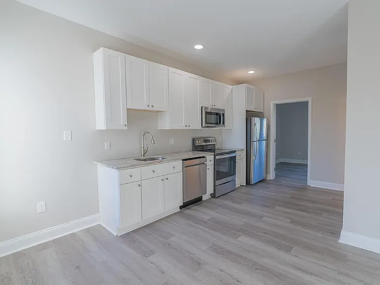1514 West Girard Ave — Photo 6