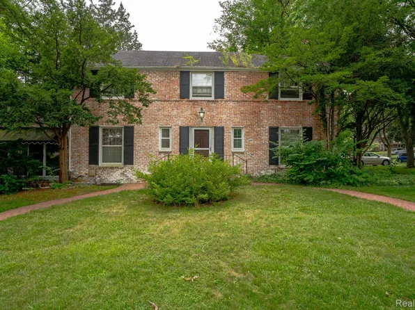 26120 Hendrie Blvd, Huntington Woods, MI 48070