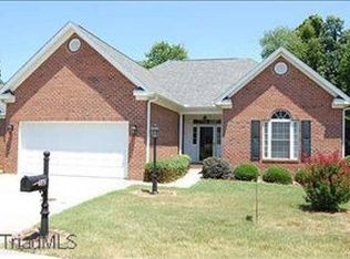162 Stadium Oaks Dr, Clemmons, NC 27012