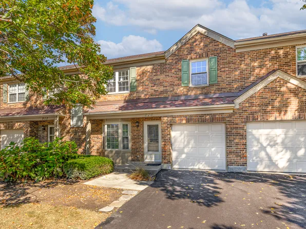 915 Carlisle Ave, Westmont, IL 60559