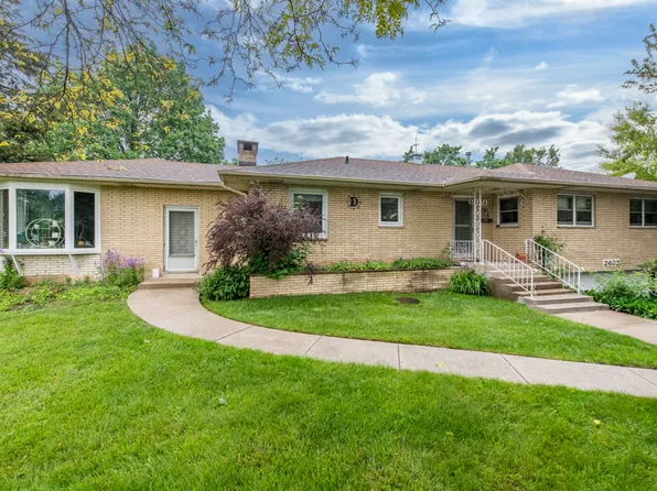 2632 E Bonnie Brook Ln, Waukegan, IL 60087