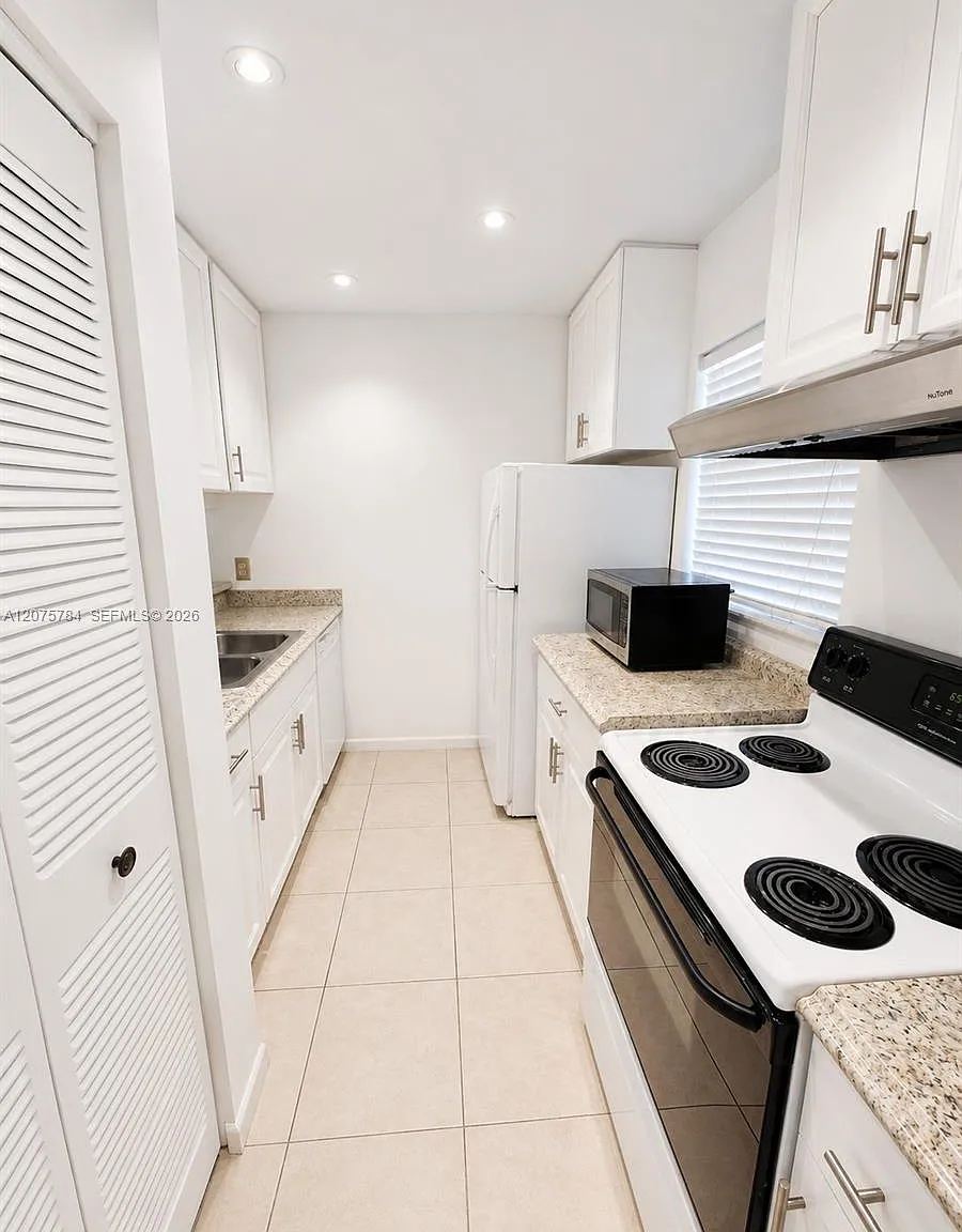 Country Gardens Condo — Photo 4