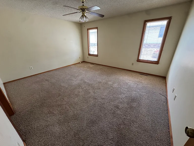 3485 S Kickapoo Ave — Photo 16