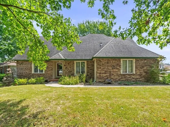 7003 E 132nd St, Grandview, MO 64030
