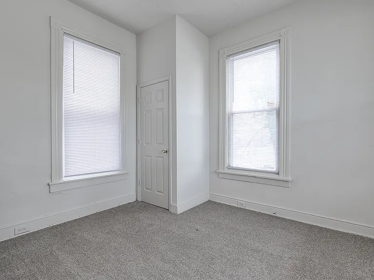 2513 Afton Ave — Photo 12