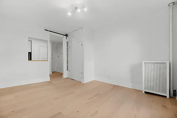 Rented by REAL New York | media 11