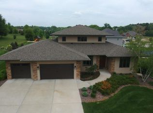 W6225 Apple Ln, Fort Atkinson, WI 53538