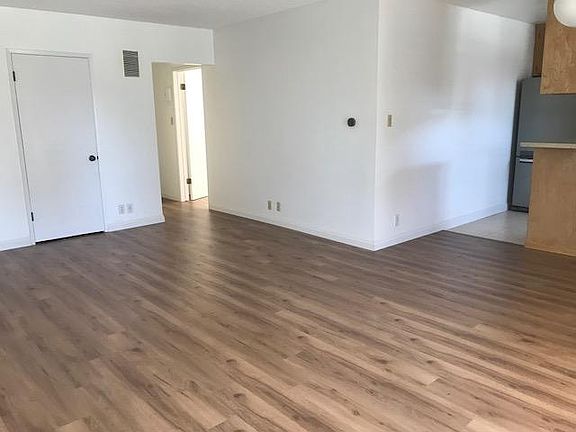 5th image of 950 S Sierra Bonita Ave