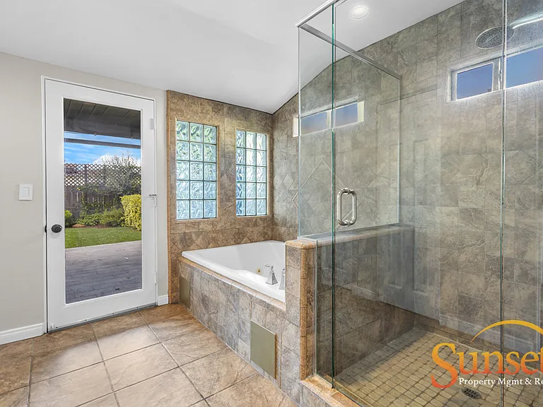 4256 Napier St — Photo 15