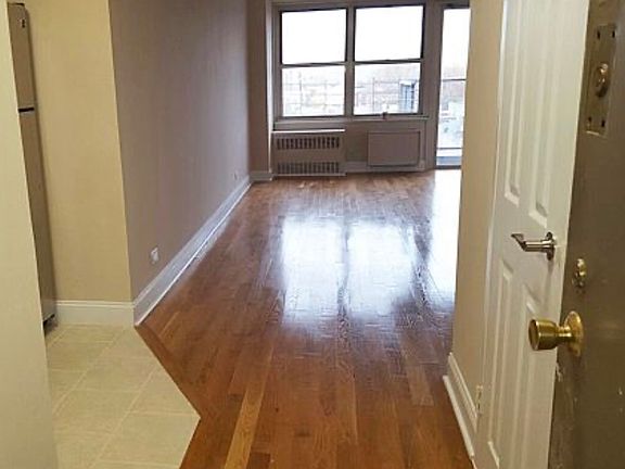 2nd image of 1240 Morrison Ave #N10