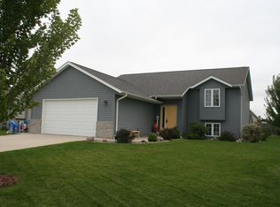 2365 Liinhaven Pl NE, Owatonna, MN 55060