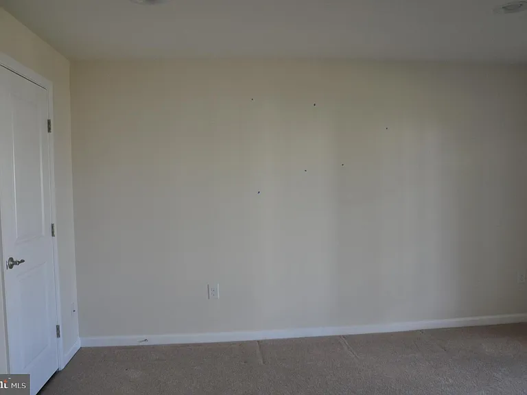 905 Susan Cir — Photo 10