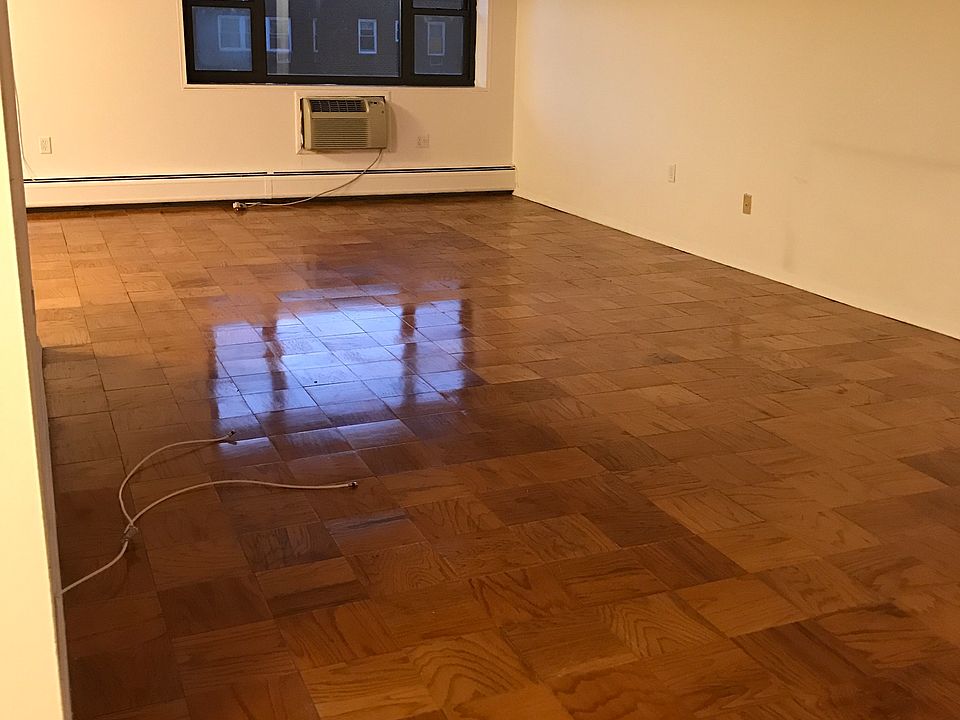 2nd image of 100 Clinton Ave #4