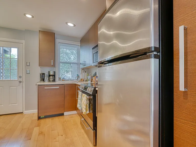 111 S Castle St — Photo 7