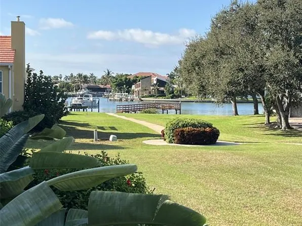 18 Jefferson Ct S, Saint Petersburg, FL 33711