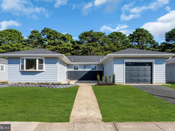 145 Cabrillo Blvd, Toms River, NJ 08757