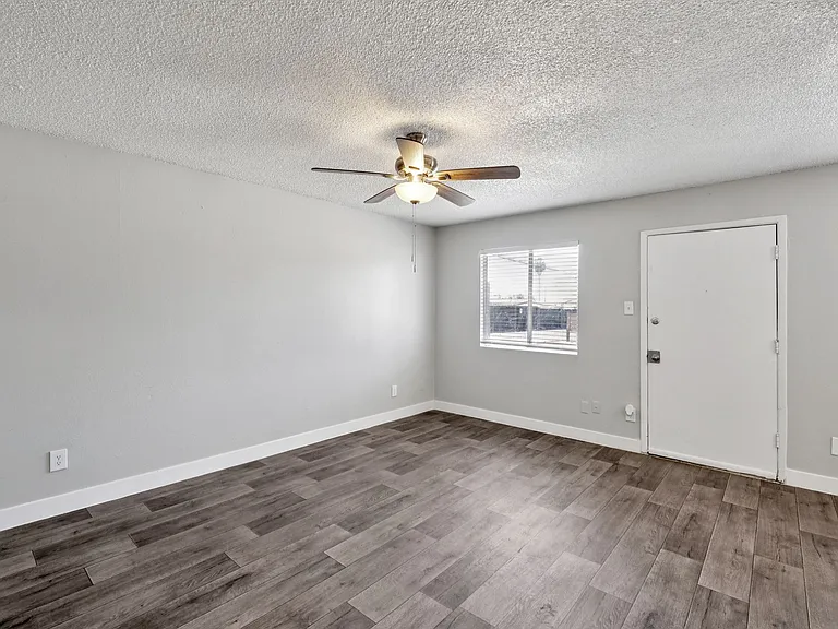 Mariposa Flats — Photo 34
