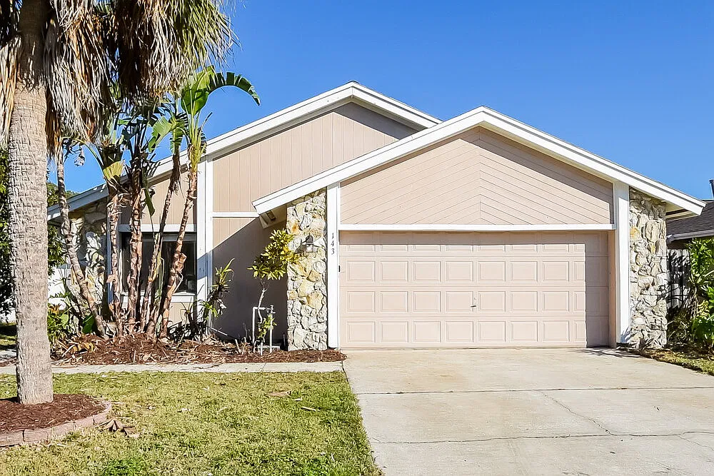 3 bed, 2.0 bath, 1677 sqft, $3,260 — Photo 1