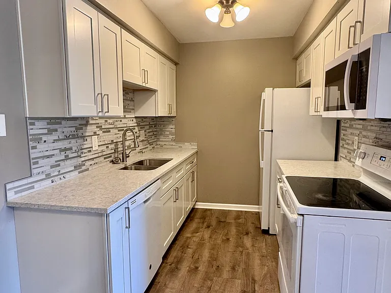 16150 Clarkson Dr #13 — Photo 12