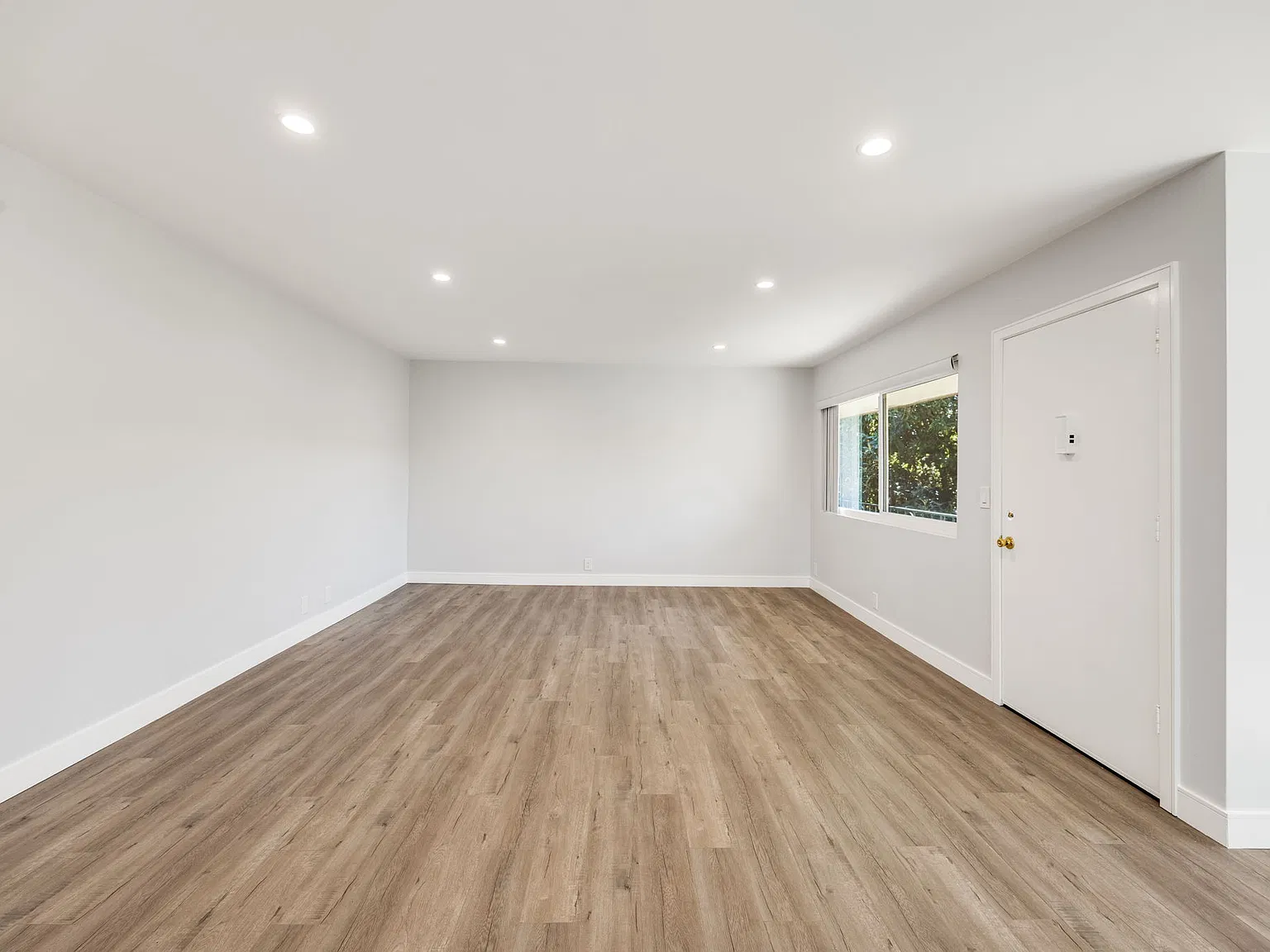 3 bed, $3,550 — Photo 3