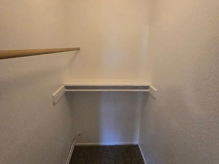 915 Walter St SE — Photo 12