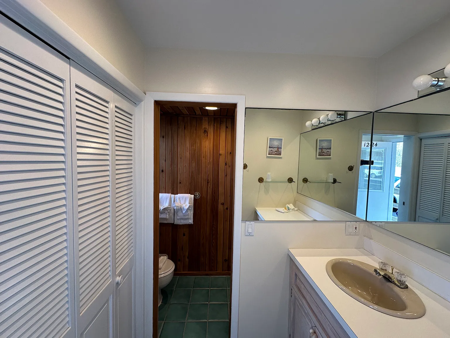 Oceanfront 1 Bedroom 2 Bath Condo, short term availability — Photo 4