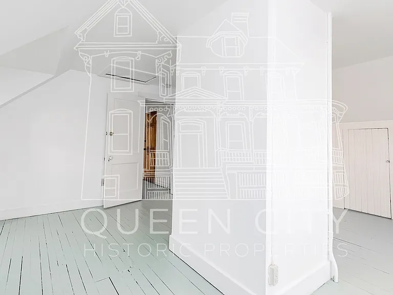 901 W Beverley St #5 — Photo 5