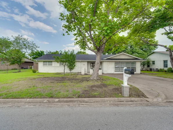 1425 Ridgecrest Dr, Midlothian, TX 76065
