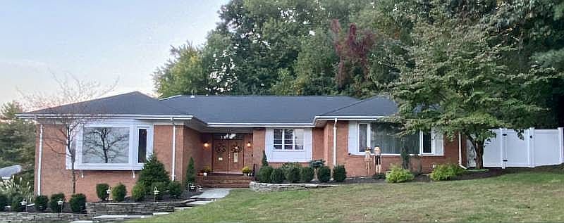1st image of 661 East Dr