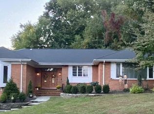 661 East Dr, Oradell, NJ 07649