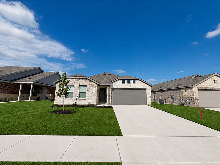 15020 Reyes Rd — Photo 1