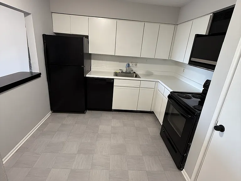 4355 Maryland Ave #314 — Photo 3