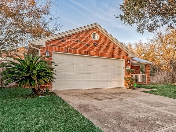 2nd image of 16310 Blossomwood Ln