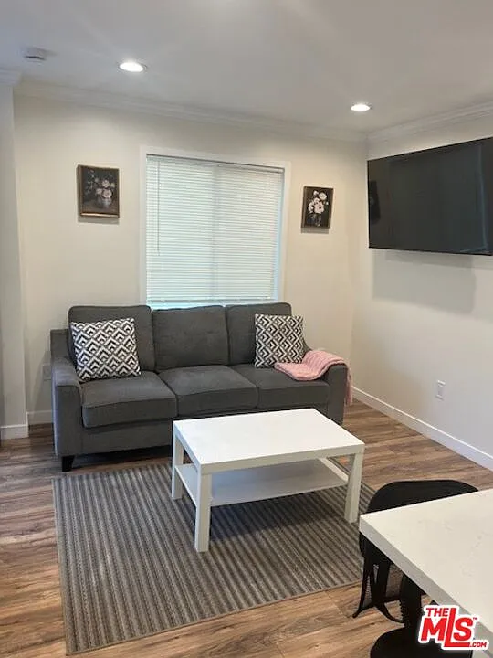 1 bed, 1.0 bath, 400 sqft, $2,100 — Photo 4